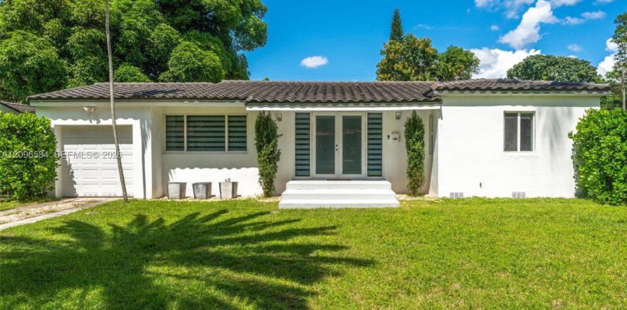 Villa ou maison à Miami Shores, Floride 2 chambres, 131.46 m2 № 2389511