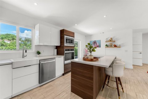 Villa ou maison à vendre à Miami Shores, Floride: 2 chambres, 131.46 m2 № 2389511 - photo 8