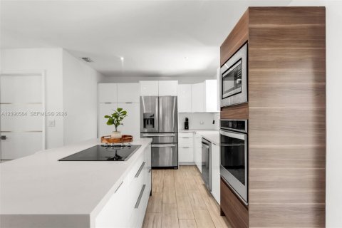 Villa ou maison à vendre à Miami Shores, Floride: 2 chambres, 131.46 m2 № 2389511 - photo 6