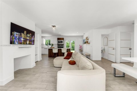 Villa ou maison à vendre à Miami Shores, Floride: 2 chambres, 131.46 m2 № 2389511 - photo 11