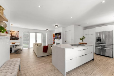 Villa ou maison à vendre à Miami Shores, Floride: 2 chambres, 131.46 m2 № 2389511 - photo 7
