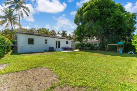 Villa ou maison à vendre à Miami Shores, Floride: 2 chambres, 131.46 m2 № 2389511 - photo 27