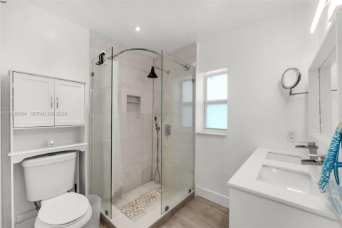 Villa ou maison à vendre à Miami Shores, Floride: 2 chambres, 131.46 m2 № 2389511 - photo 15