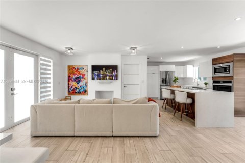 Villa ou maison à vendre à Miami Shores, Floride: 2 chambres, 131.46 m2 № 2389511 - photo 4