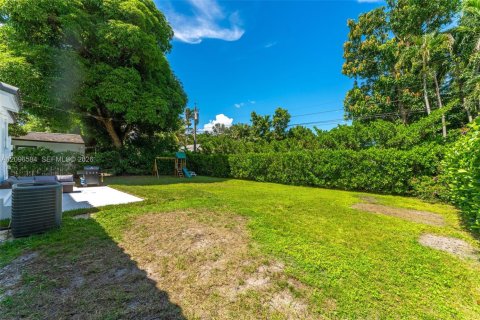 Villa ou maison à vendre à Miami Shores, Floride: 2 chambres, 131.46 m2 № 2389511 - photo 28