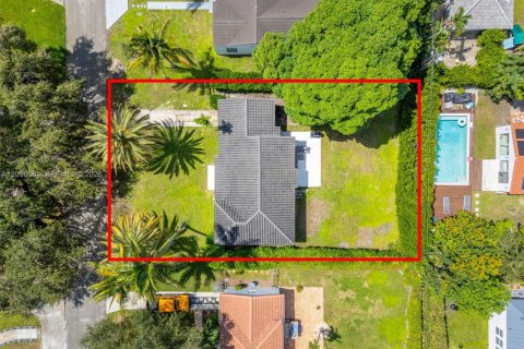Villa ou maison à vendre à Miami Shores, Floride: 2 chambres, 131.46 m2 № 2389511 - photo 29