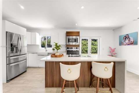 Villa ou maison à vendre à Miami Shores, Floride: 2 chambres, 131.46 m2 № 2389511 - photo 10