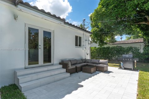 Villa ou maison à vendre à Miami Shores, Floride: 2 chambres, 131.46 m2 № 2389511 - photo 23