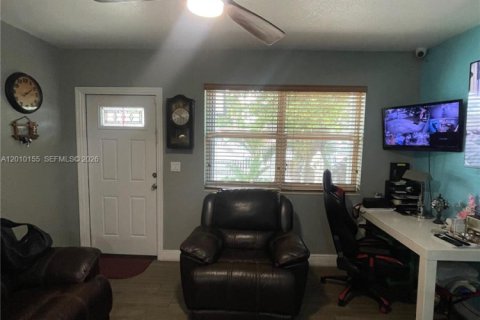Villa ou maison à vendre à Miami, Floride: 2 chambres, 82.87 m2 № 2171028 - photo 21