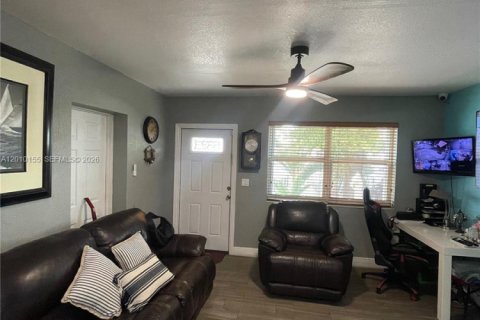 Villa ou maison à vendre à Miami, Floride: 2 chambres, 82.87 m2 № 2171028 - photo 20