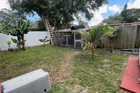Villa ou maison à vendre à Miami, Floride: 2 chambres, 82.87 m2 № 2171028 - photo 8