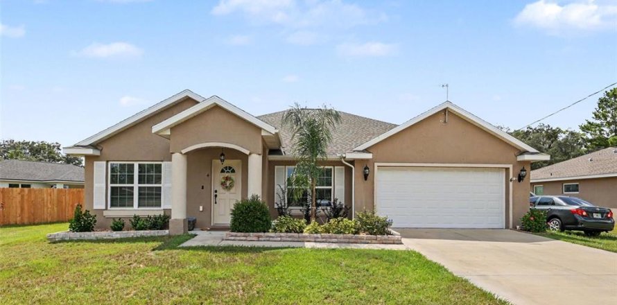 Casa en Ocklawaha, Florida 3 dormitorios, 179.67 m2 № 2304574