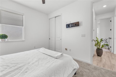 Casa en venta en Orlando, Florida, 3 dormitorios, 153.75 m2 № 2225366 - foto 12