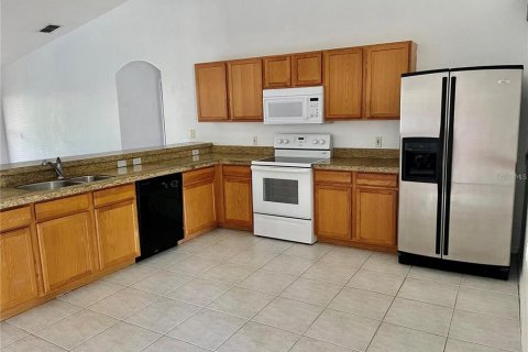 House in Kissimmee, Florida 3 bedrooms, 164.44 sq.m. № 1853375 - photo 8