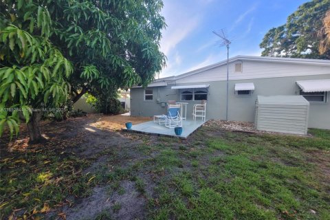 Casa en venta en Jensen Beach, Florida, 2 dormitorios, 78.04 m2 № 1878577 - foto 28