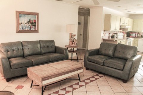 Casa en venta en Jensen Beach, Florida, 2 dormitorios, 78.04 m2 № 1878577 - foto 13