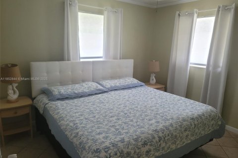 Casa en venta en Jensen Beach, Florida, 2 dormitorios, 78.04 m2 № 1878577 - foto 25