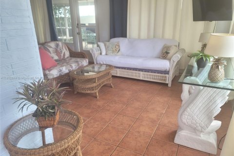 Casa en venta en Jensen Beach, Florida, 2 dormitorios, 78.04 m2 № 1878577 - foto 7