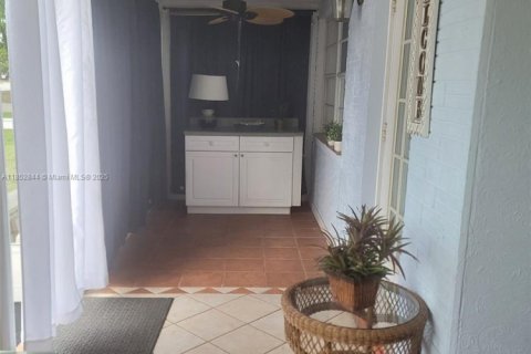 Casa en venta en Jensen Beach, Florida, 2 dormitorios, 78.04 m2 № 1878577 - foto 27