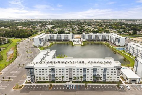 Condominio en Orlando, Florida, 2 dormitorios  № 2104671