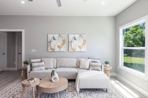 House in Port Charlotte, Florida 5 bedrooms, 213.21 sq.m. № 2226822 - photo 13