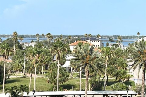 Condominio en venta en Clearwater, Florida, 3 habitaciones, 47.1 m2 № 1796631 - foto 1