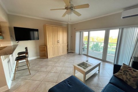 Condominio en venta en Clearwater, Florida, 3 habitaciones, 47.1 m2 № 1796631 - foto 4