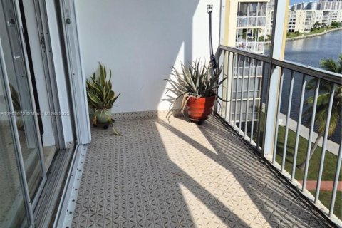 Condo in Aventura, Florida, 1 bedroom  № 1954300 - photo 3