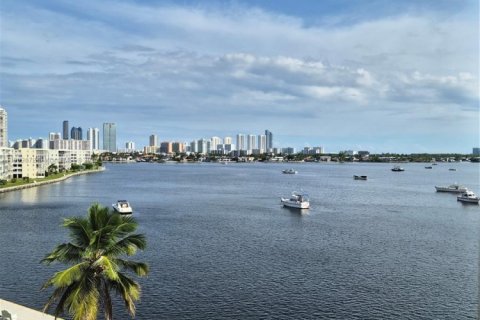 Condo in Aventura, Florida, 1 bedroom  № 1954300 - photo 26