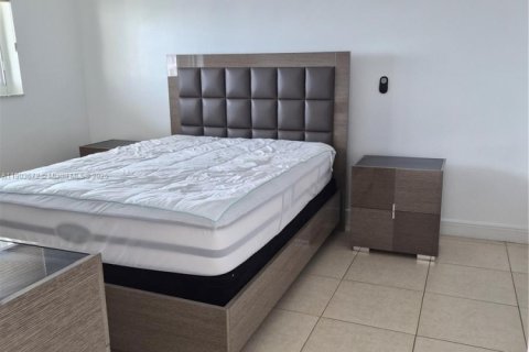 Condo in Aventura, Florida, 1 bedroom  № 1954300 - photo 16