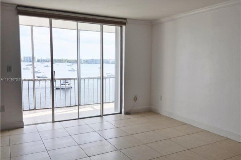 Condo in Aventura, Florida, 1 bedroom  № 1954300 - photo 5