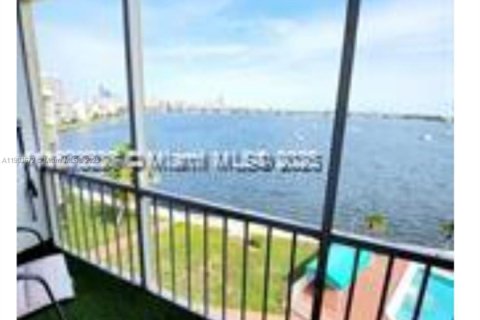 Condo in Aventura, Florida, 1 bedroom  № 1954300 - photo 2