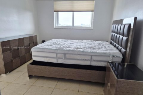 Condo in Aventura, Florida, 1 bedroom  № 1954300 - photo 14