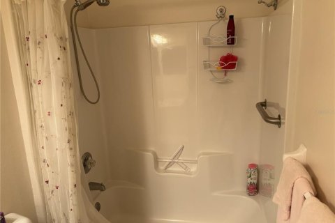 Condominio en venta en Leesburg, Florida, 2 dormitorios, 144.83 m2 № 2213438 - foto 9