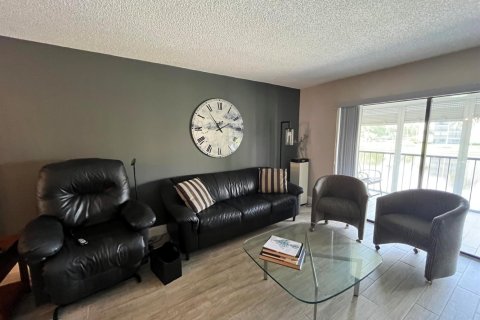 Condo in Delray Beach, Florida, 2 bedrooms № 2185396 - photo 21