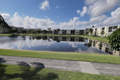 Condo in Delray Beach, Florida, 2 bedrooms № 2185396 - photo 2