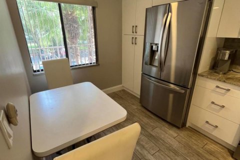 Condo in Delray Beach, Florida, 2 bedrooms № 2185396 - photo 12