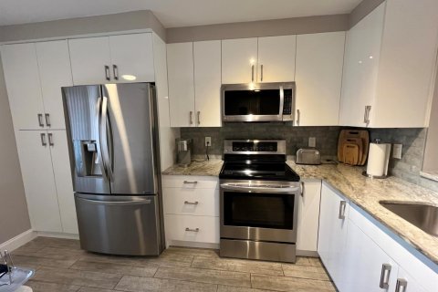Condo in Delray Beach, Florida, 2 bedrooms № 2185396 - photo 5