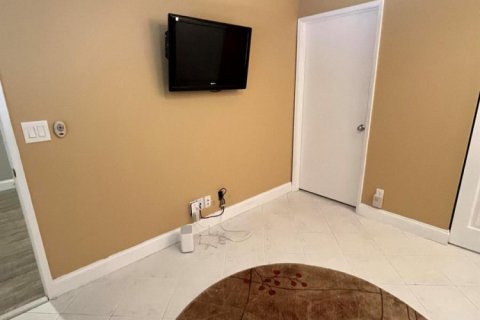 Condo in Delray Beach, Florida, 2 bedrooms № 2185396 - photo 30
