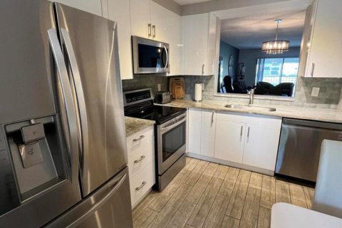 Condo in Delray Beach, Florida, 2 bedrooms № 2185396 - photo 10