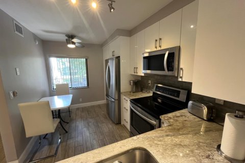 Condo in Delray Beach, Florida, 2 bedrooms № 2185396 - photo 8
