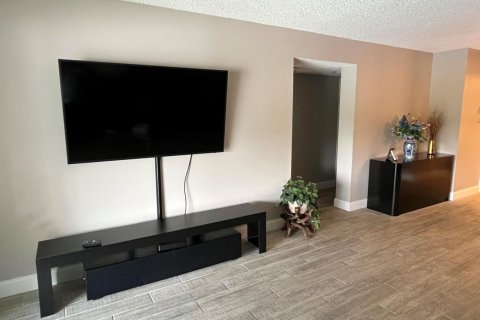 Condo in Delray Beach, Florida, 2 bedrooms № 2185396 - photo 20