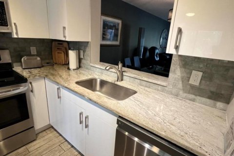 Condo in Delray Beach, Florida, 2 bedrooms № 2185396 - photo 7