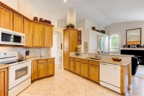 House in Orlando, Florida 4 bedrooms, 210.8 sq.m. № 1513791 - photo 12