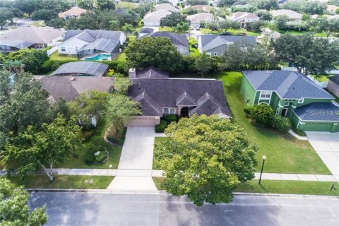 House in Orlando, Florida 4 bedrooms, 210.8 sq.m. № 1513791 - photo 2