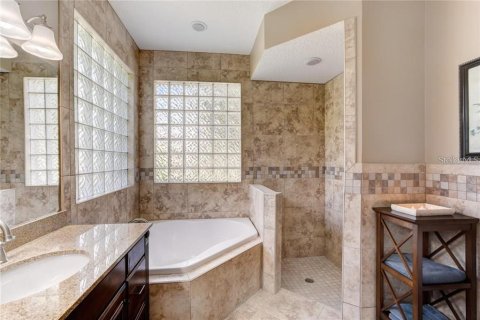 House in Orlando, Florida 4 bedrooms, 210.8 sq.m. № 1513791 - photo 21