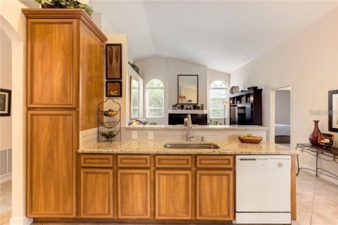 House in Orlando, Florida 4 bedrooms, 210.8 sq.m. № 1513791 - photo 13