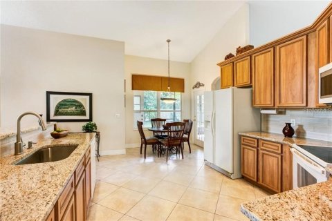 House in Orlando, Florida 4 bedrooms, 210.8 sq.m. № 1513791 - photo 14