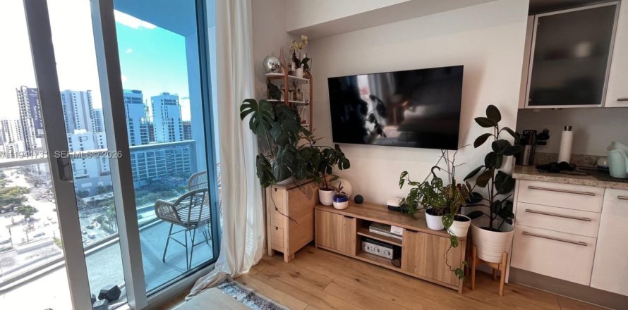 Студия в кондо в Майами, Флорида № 1999075