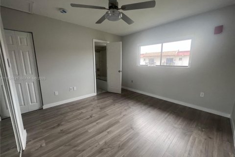 Appartement à louer à Hialeah, Floride: 2 chambres, 75.44 m2 № 2007204 - photo 18